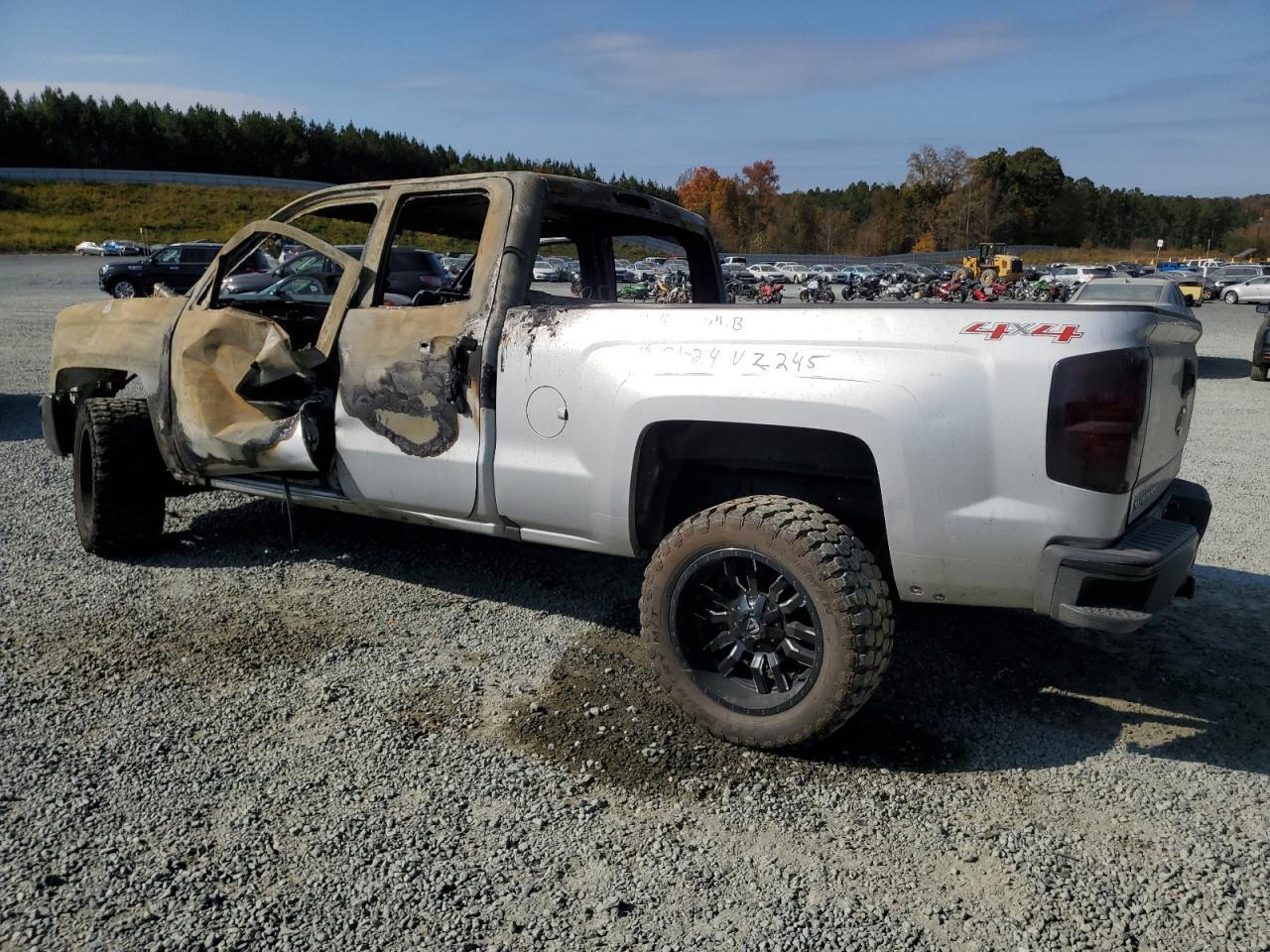 2016 CHEVROLET SILVERADO - Image 2