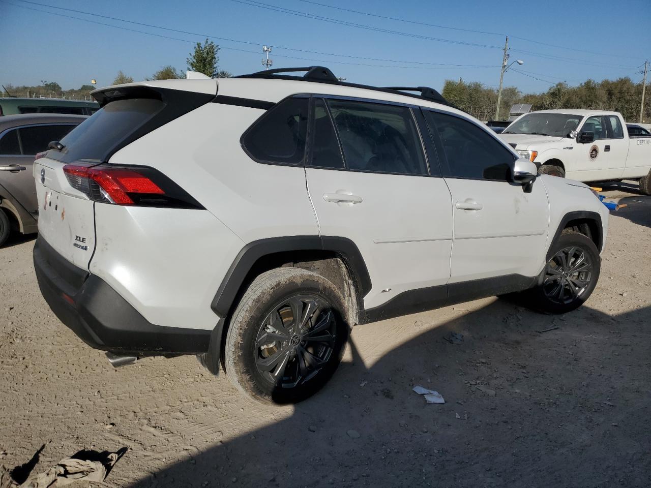 2024 TOYOTA RAV4 XLE P - Фото 3
