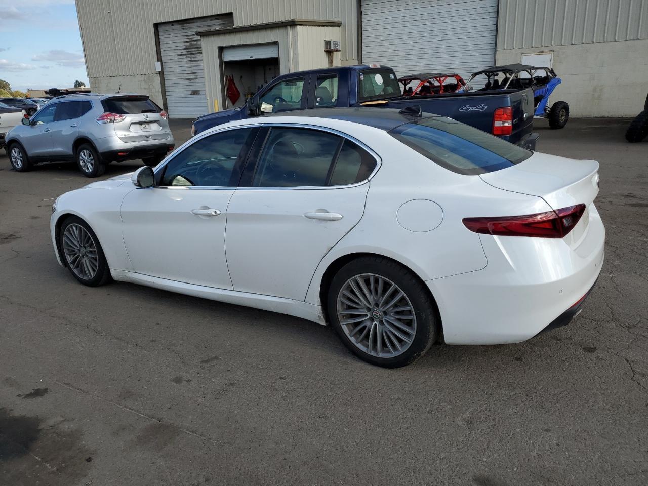 2017 ALFA ROMEO GIULIA TI - Фото 2