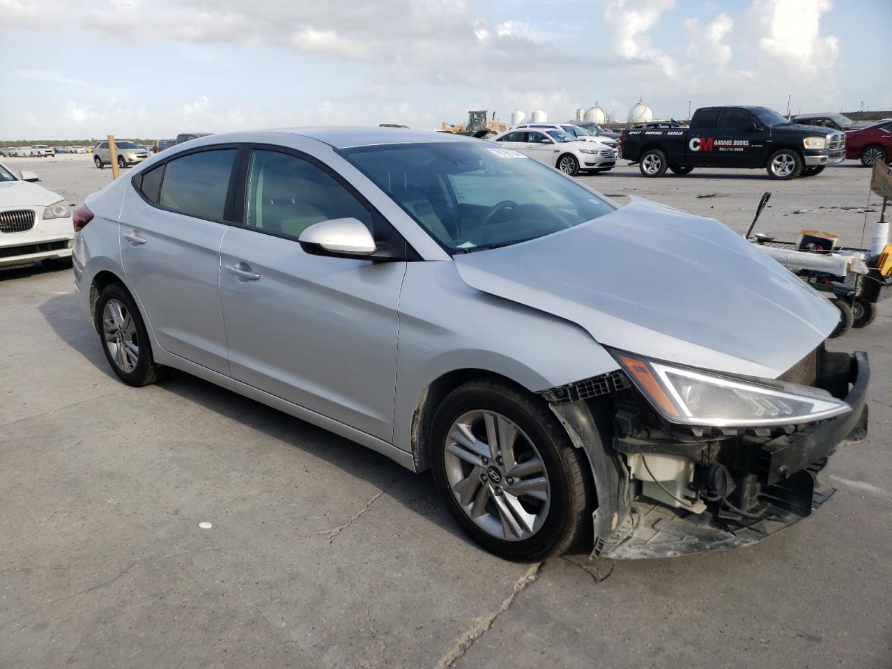 2019 HYUNDAI ELANTRA SE - Фото 4