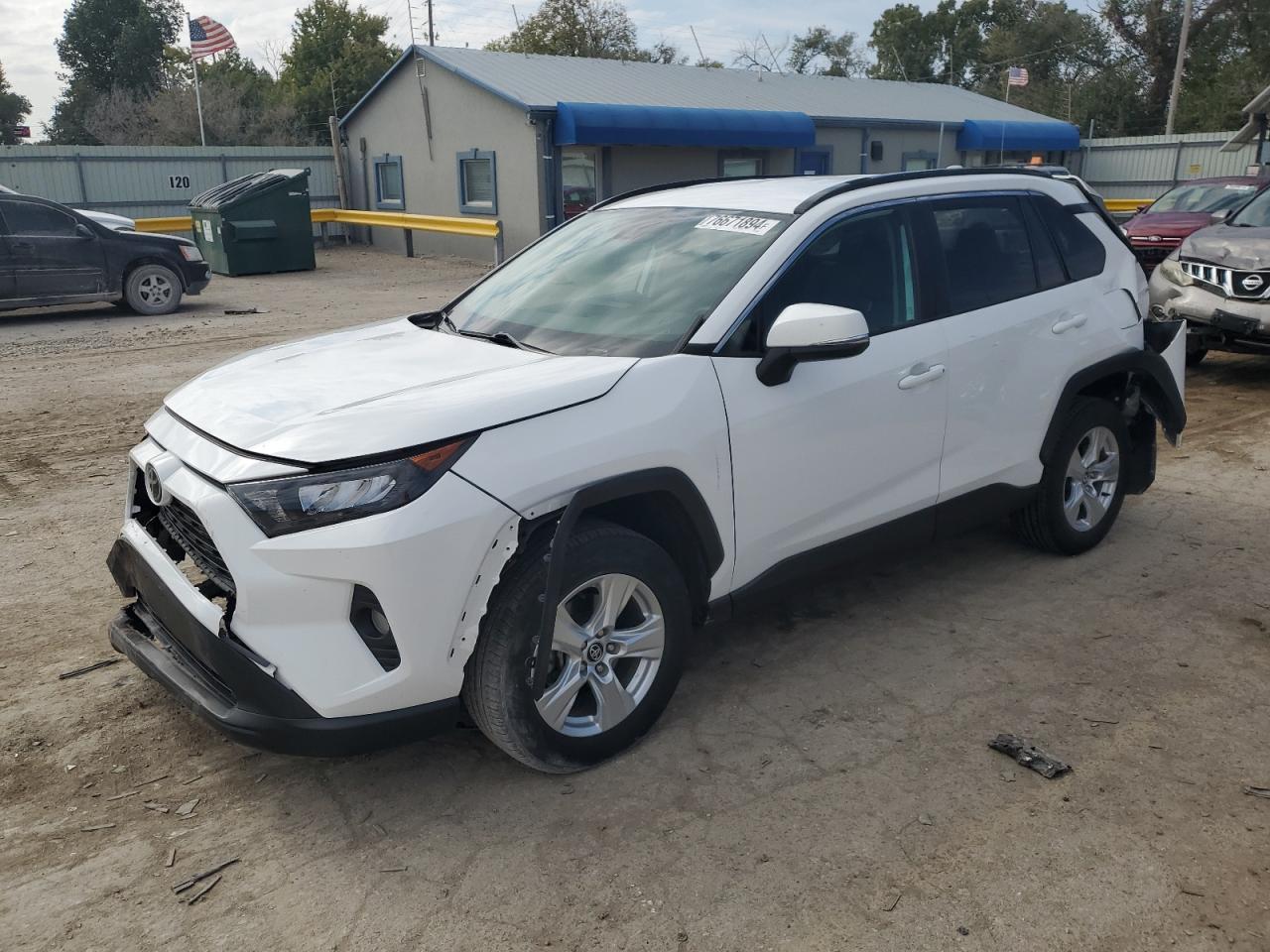 2020 TOYOTA RAV4 XLE
