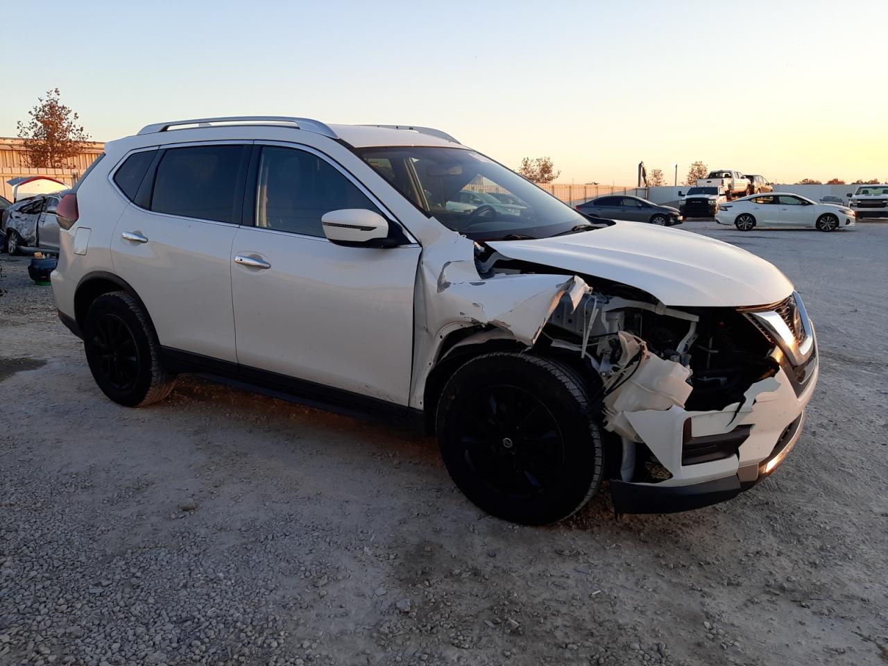 2018 NISSAN ROGUE S - Фото 4