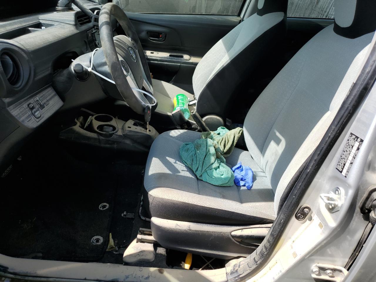 2016 TOYOTA PRIUS C - Фото 7