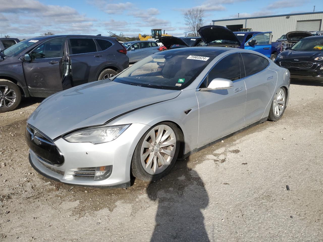 2015 TESLA MODEL S 85