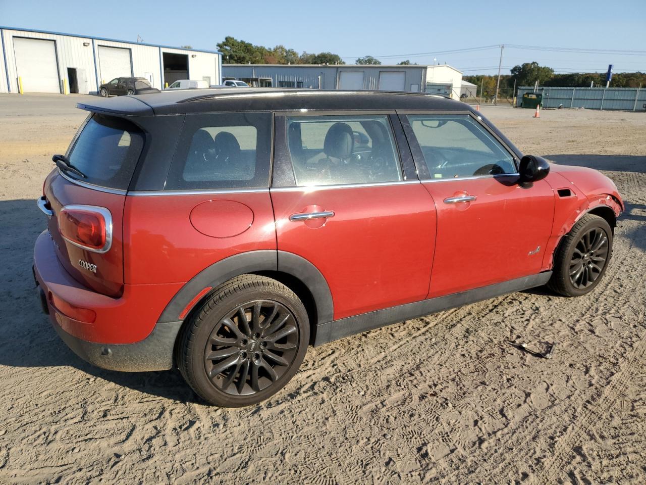 2017 MINI COOPER CLU - Image 3