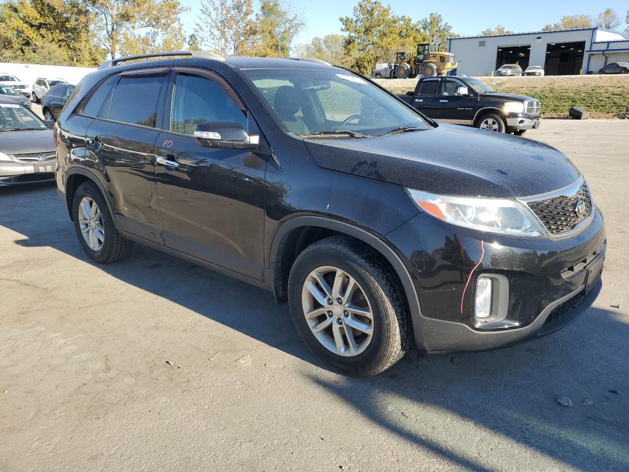 2015 KIA SORENTO LX - Image 4