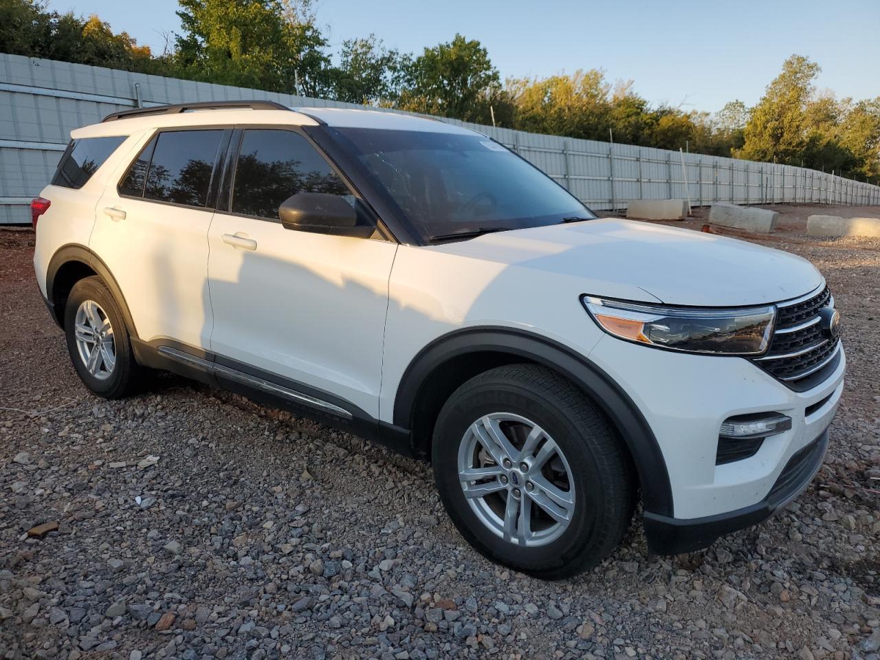 2022 FORD EXPLORER X - Image 4