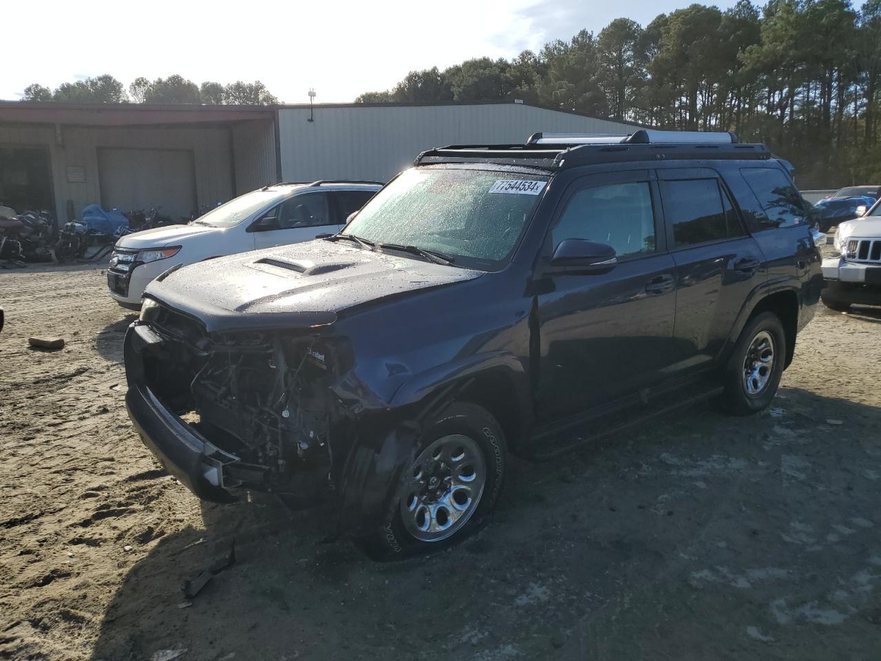 2020 TOYOTA 4RUNNER SR