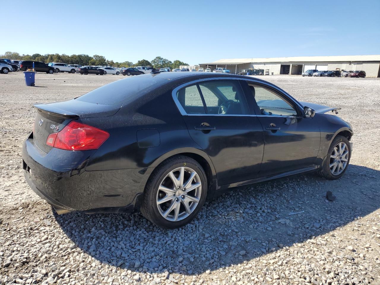 2011 INFINITI G37 - Фото 3