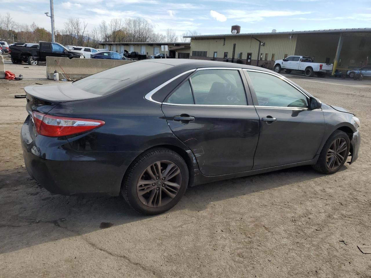 2017 TOYOTA CAMRY LE - Фото 3