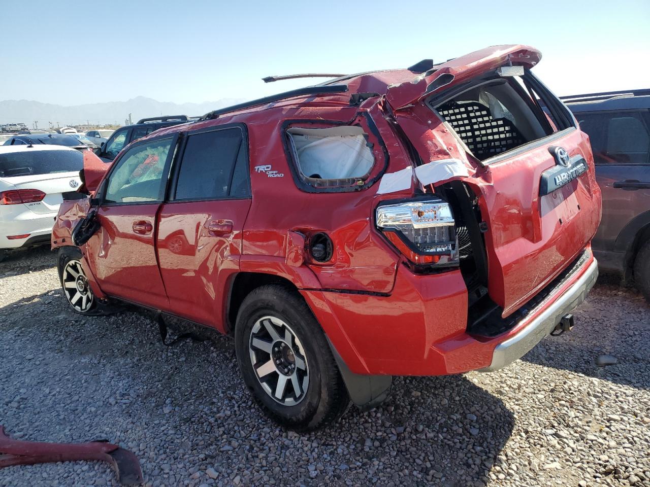 2019 TOYOTA 4RUNNER SR - Image 2