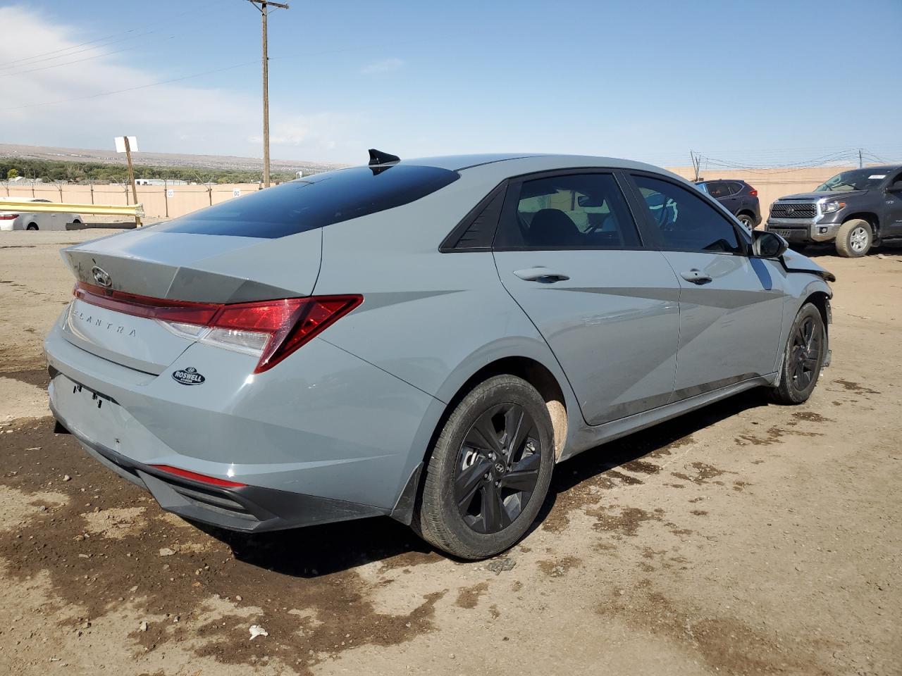 2023 HYUNDAI ELANTRA SE - Фото 3