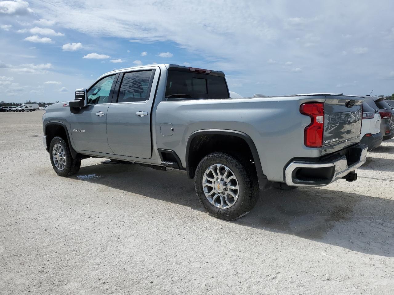 2024 CHEVROLET SILVERADO - Фото 2
