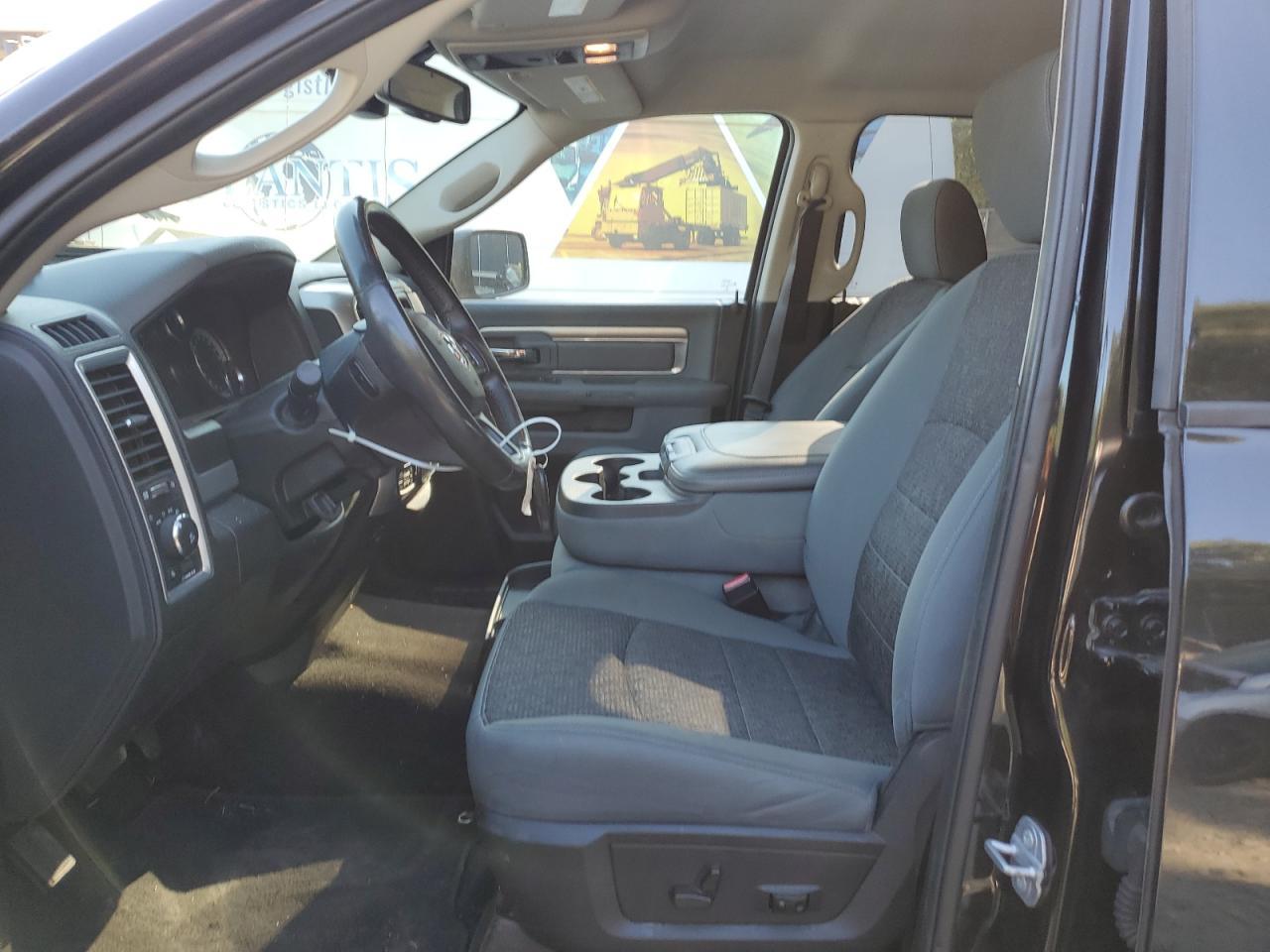 2017 RAM 1500 SLT - Image 7