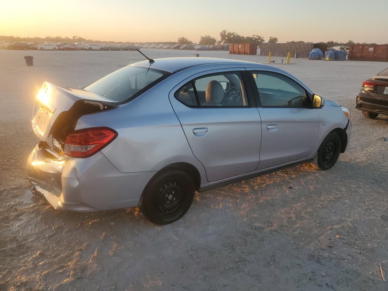 2020 MITSUBISHI MIRAGE G4 - Фото 3