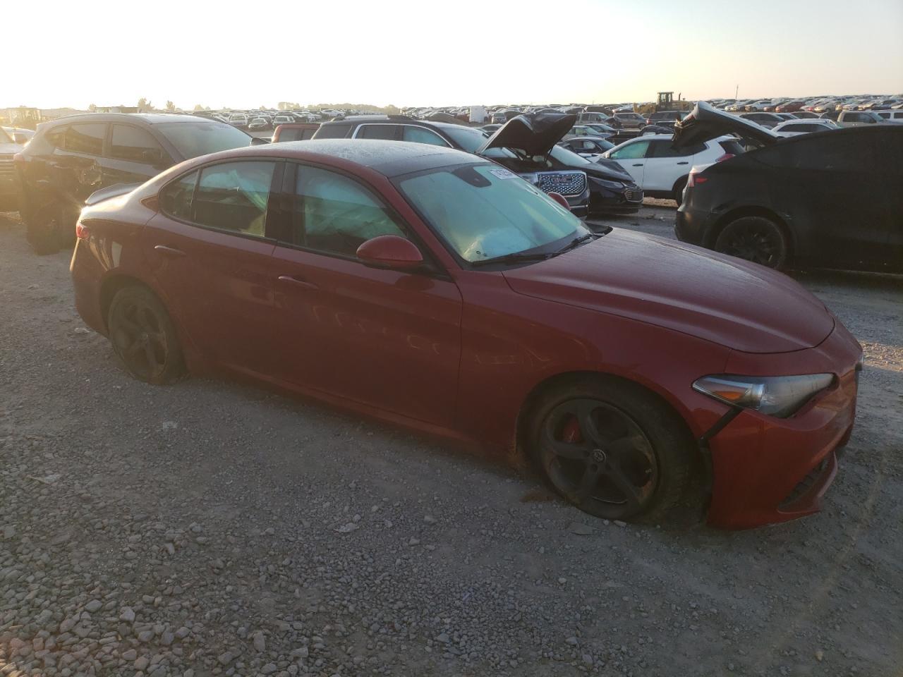 2017 ALFA ROMEO GIULIA TI - Фото 4