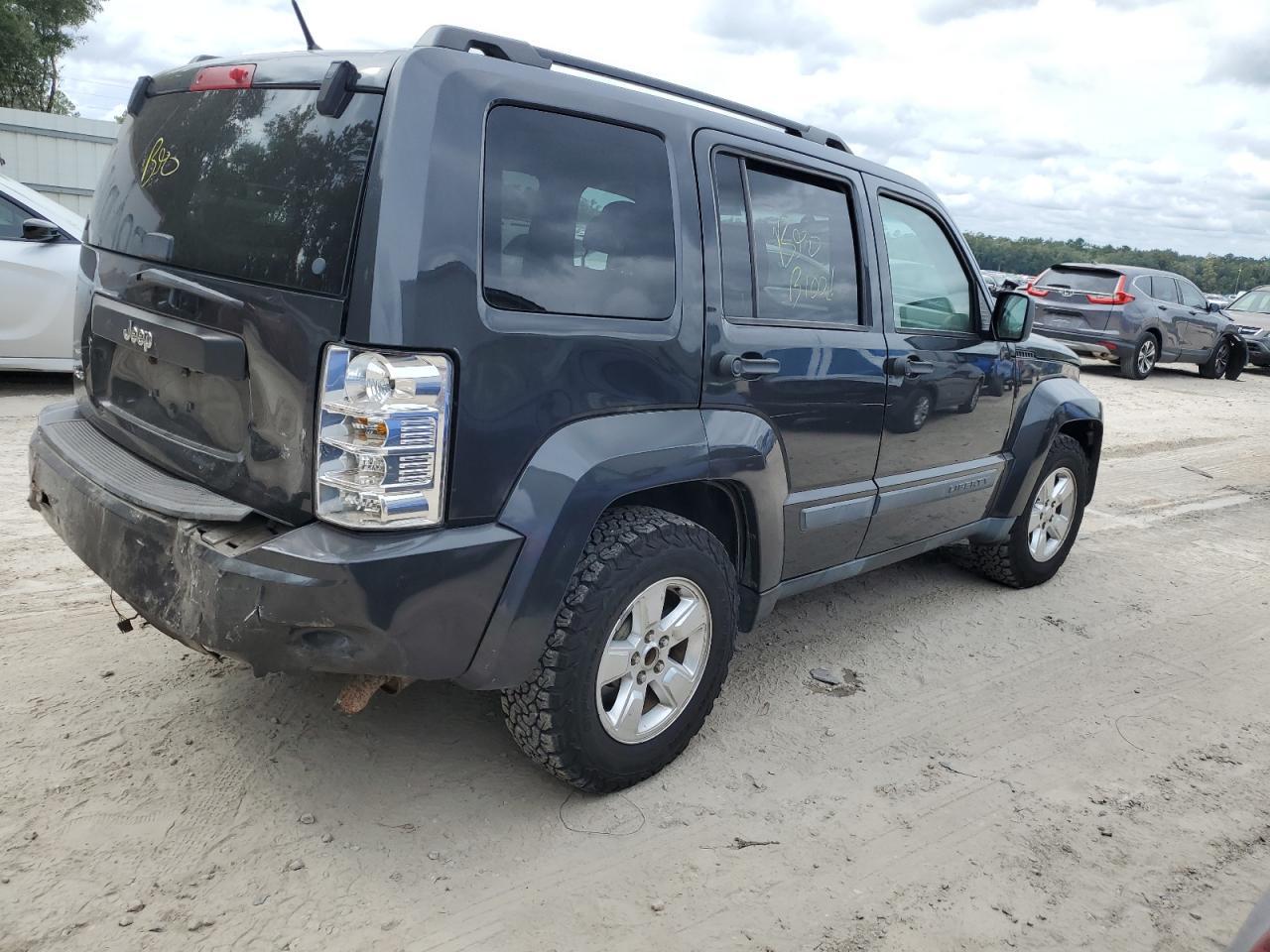 2011 JEEP LIBERTY SP - Фото 3