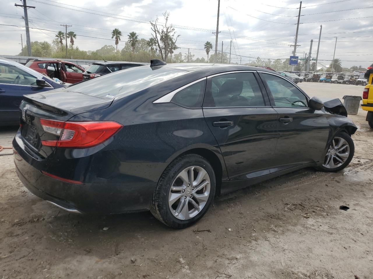 2018 HONDA ACCORD LX - Фото 3
