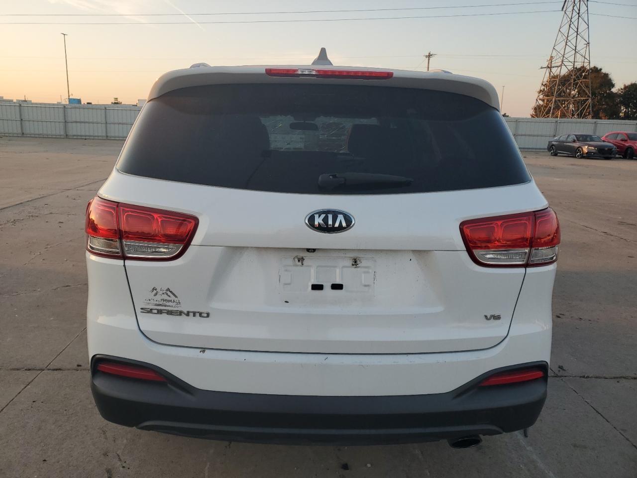 2016 KIA SORENTO LX - Image 6