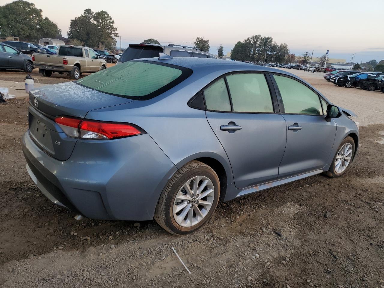 2020 TOYOTA COROLLA LE - Фото 3