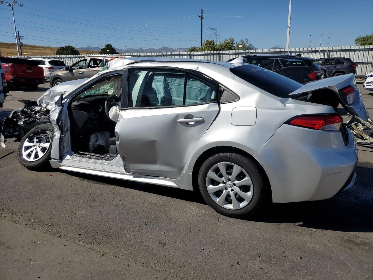 2021 TOYOTA COROLLA LE - Фото 2