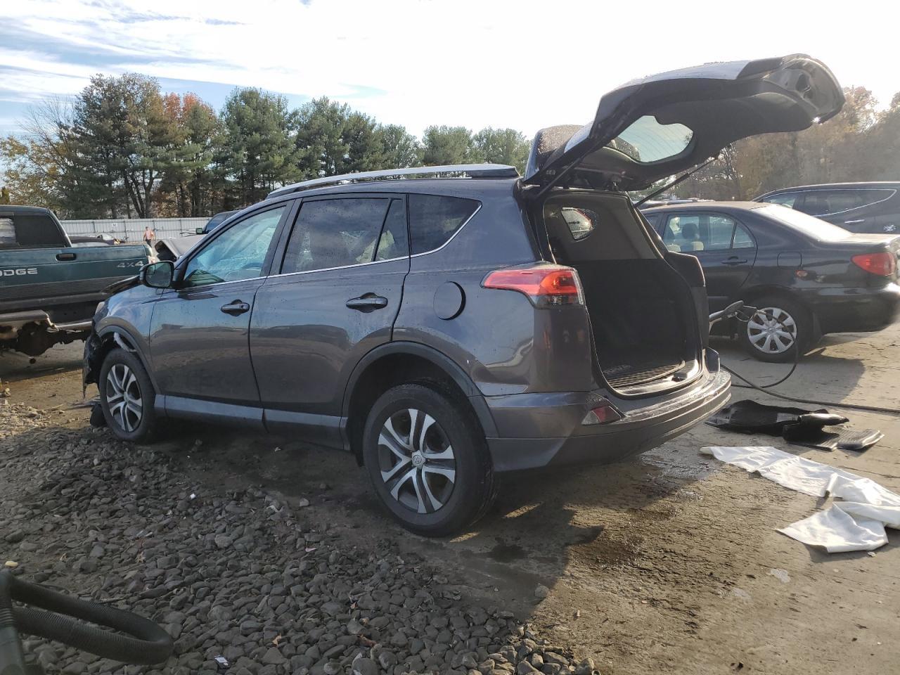 2016 TOYOTA RAV4 LE - Фото 2