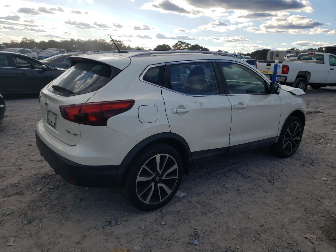 2017 NISSAN ROGUE SPOR - Image 3