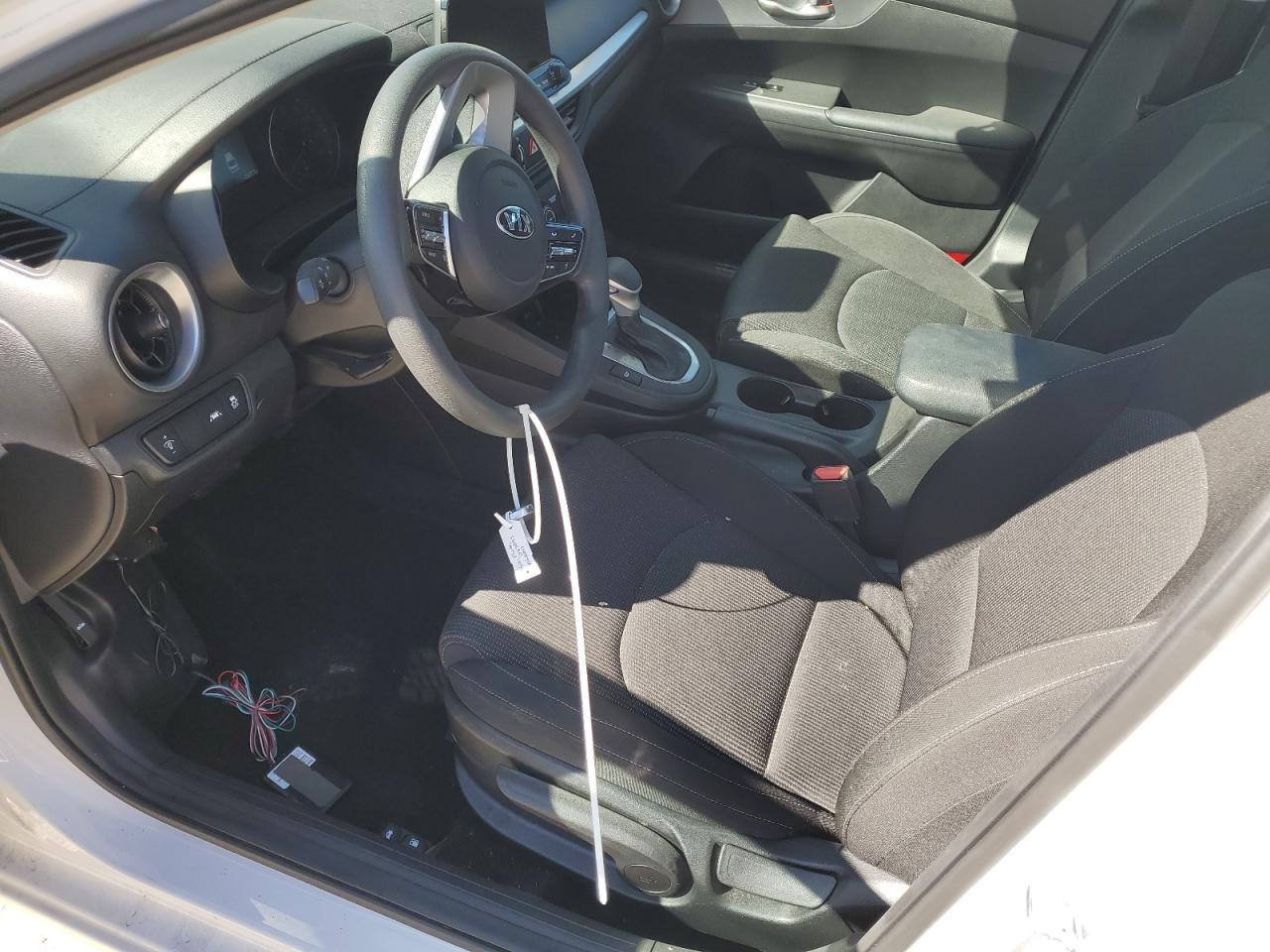 2021 KIA FORTE FE - Image 7