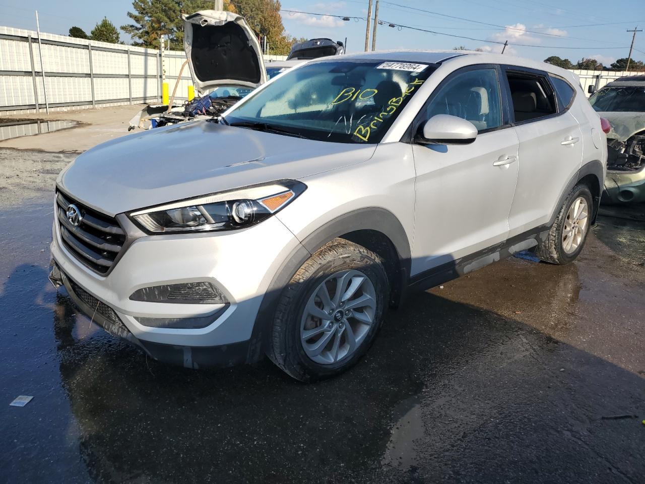 2016 HYUNDAI TUCSON SE