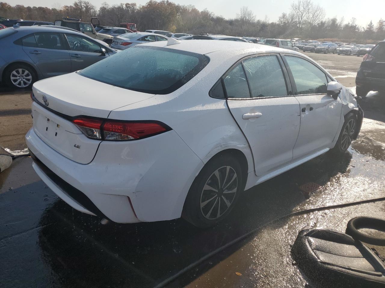 2021 TOYOTA COROLLA LE - Фото 3