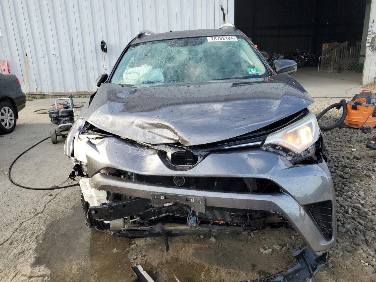 2016 TOYOTA RAV4 LE - Фото 5