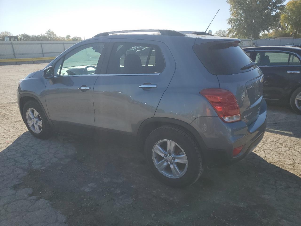 2019 CHEVROLET TRAX 1LT - Фото 2