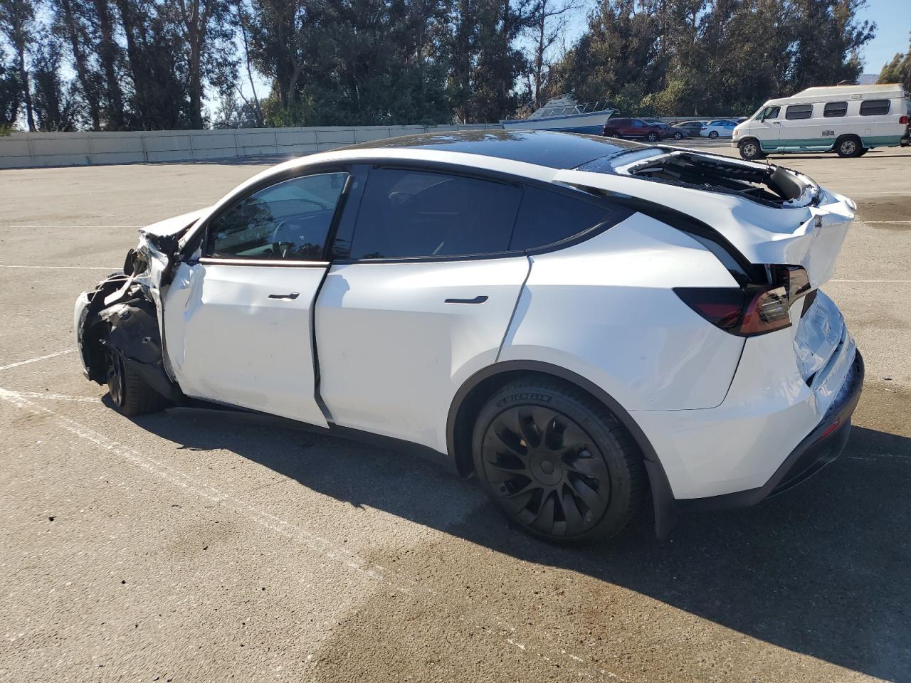 2023 TESLA MODEL Y - Фото 2