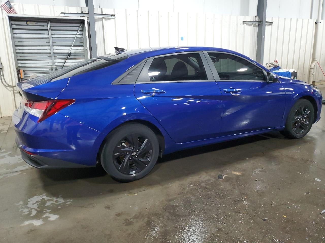 2022 HYUNDAI ELANTRA SE - Image 3