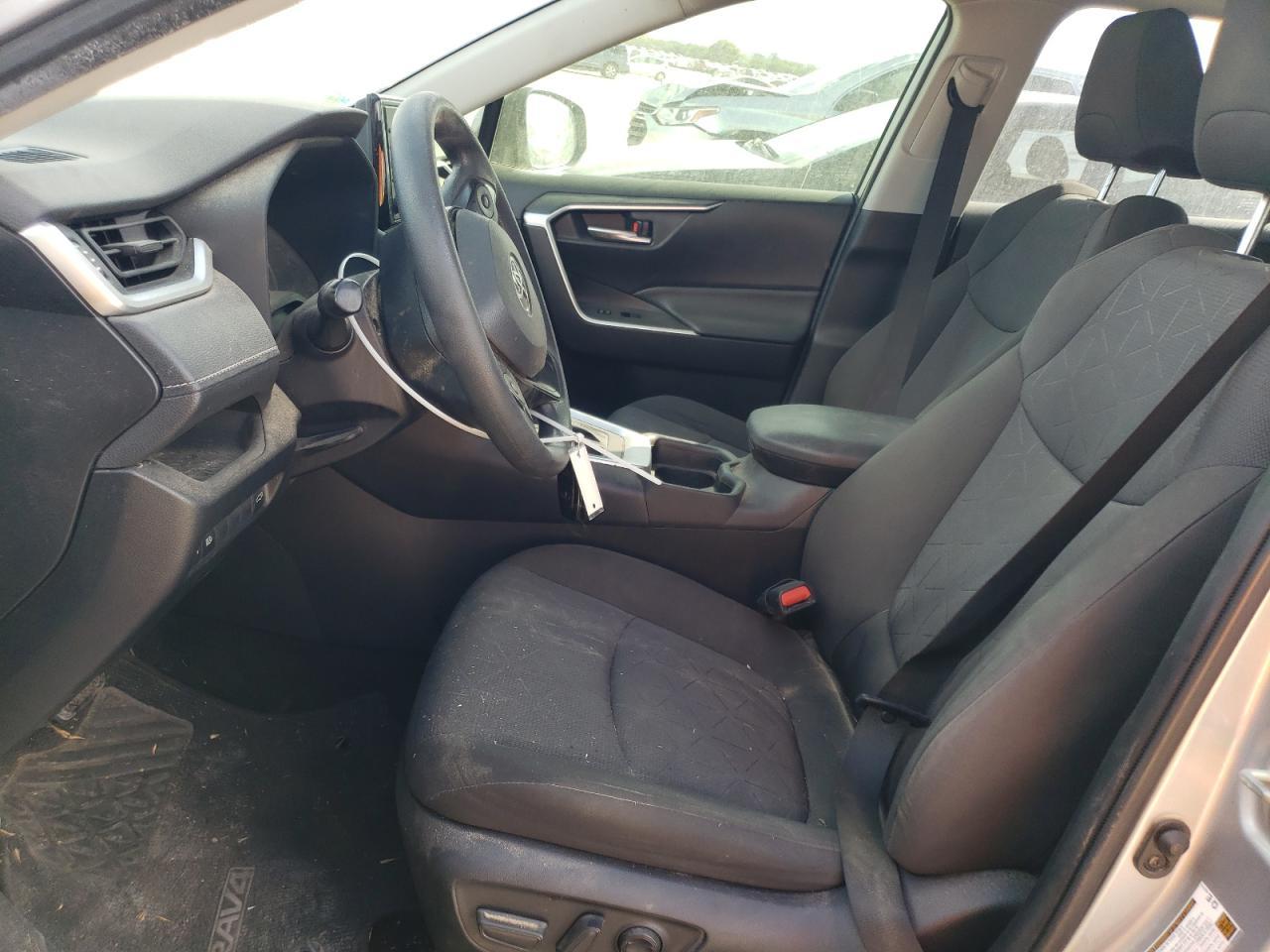 2020 TOYOTA RAV4 XLE - Image 7