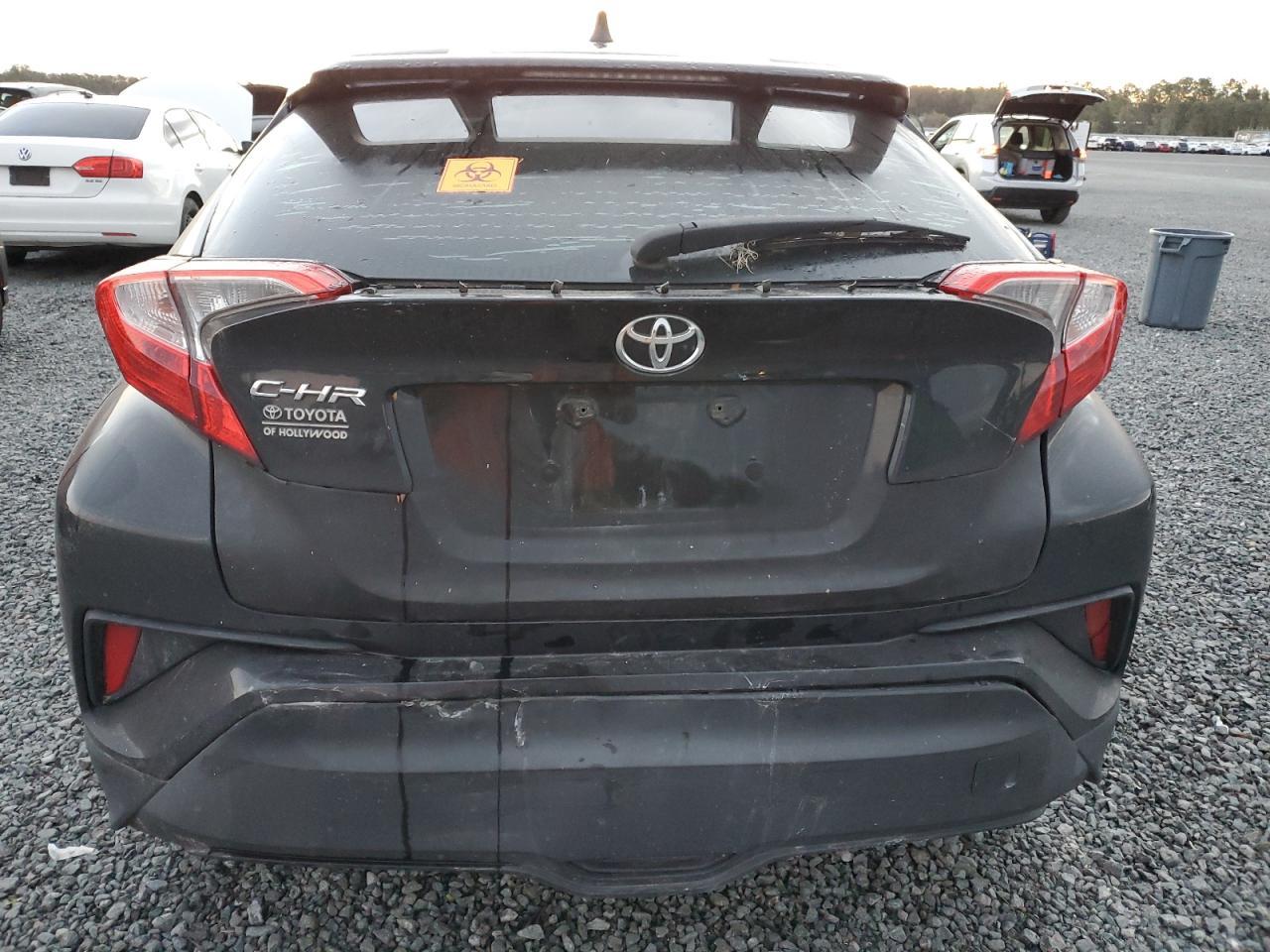 2019 TOYOTA C-HR XLE - Фото 6