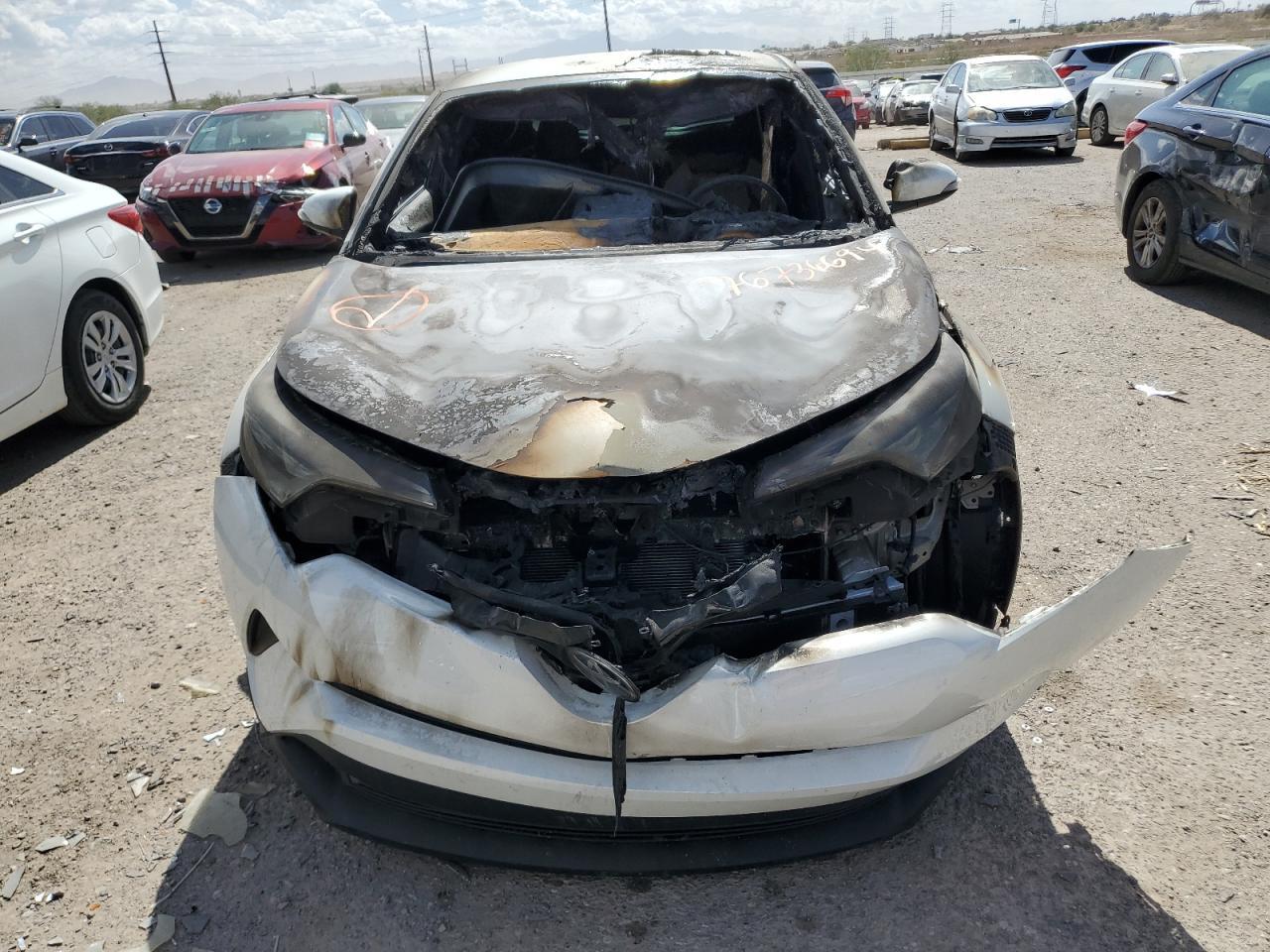 2018 TOYOTA C-HR XLE - Image 5
