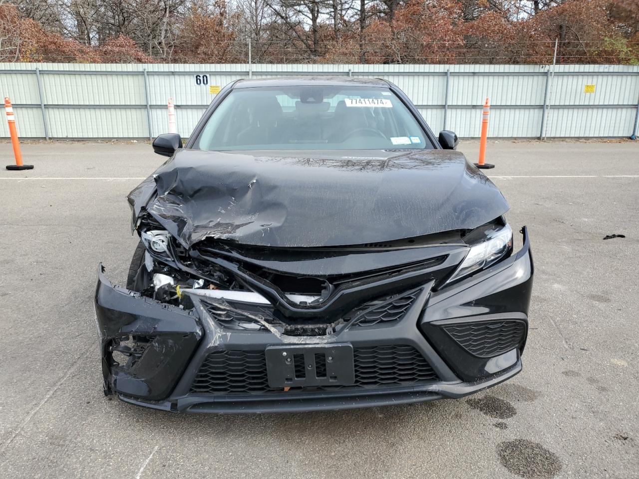 2021 TOYOTA CAMRY SE - Фото 5