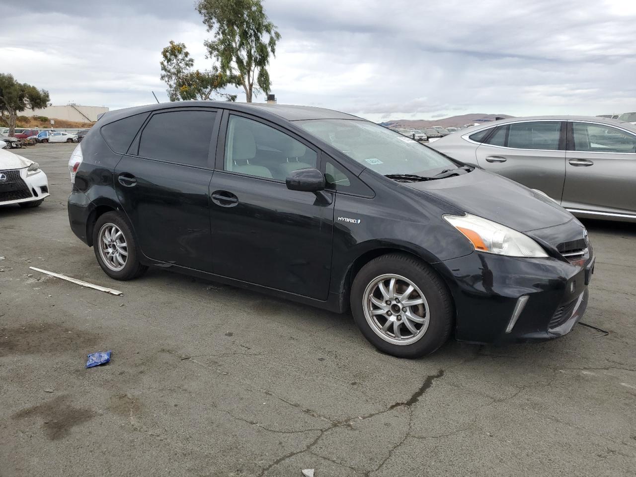 2013 TOYOTA PRIUS V - Фото 4
