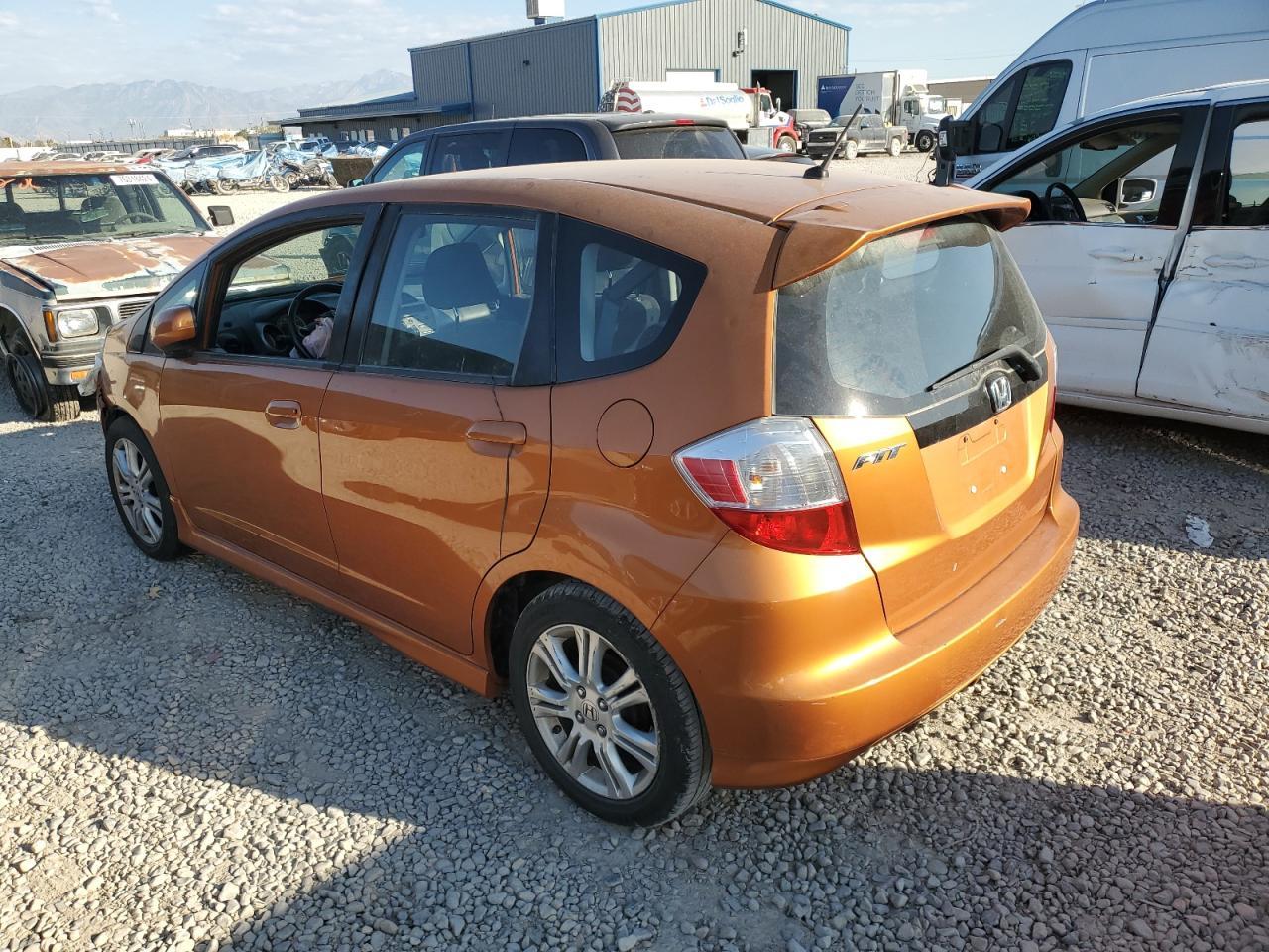 2011 HONDA FIT SPORT - Image 2