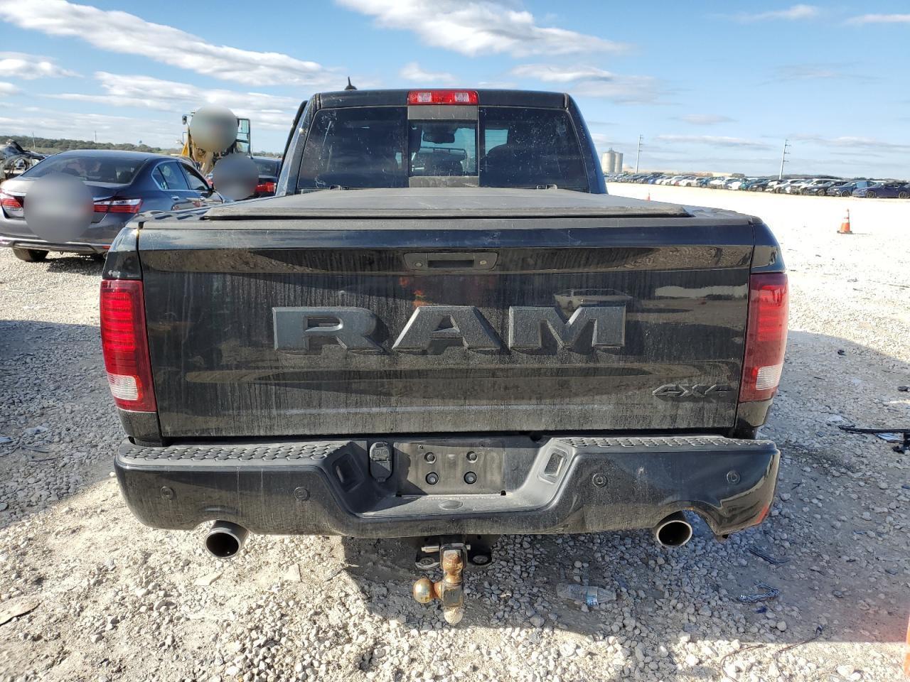 2017 RAM 1500 SPORT - Фото 6