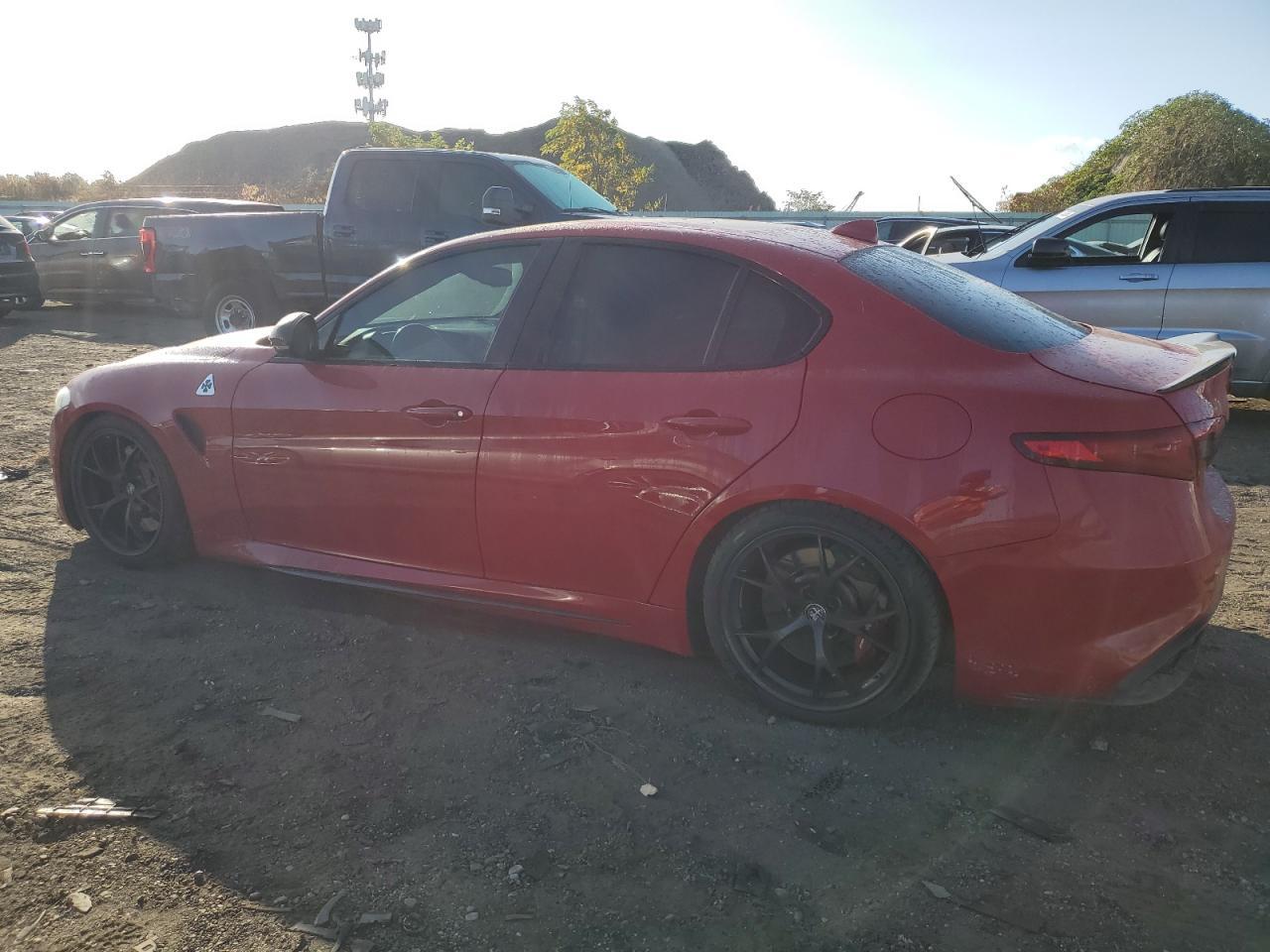 2017 ALFA ROMEO GIULIA QUA - Фото 2
