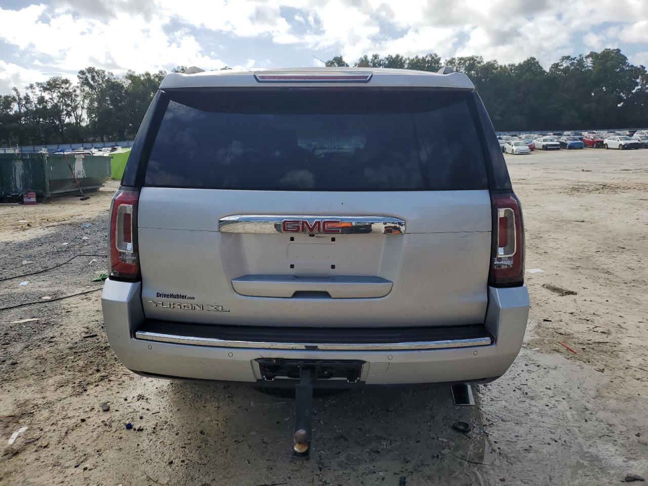 2016 GMC YUKON XL D - Фото 6