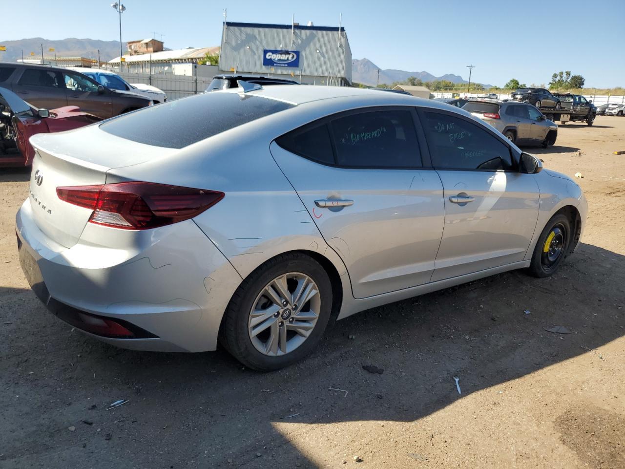 2019 HYUNDAI ELANTRA SE - Фото 3