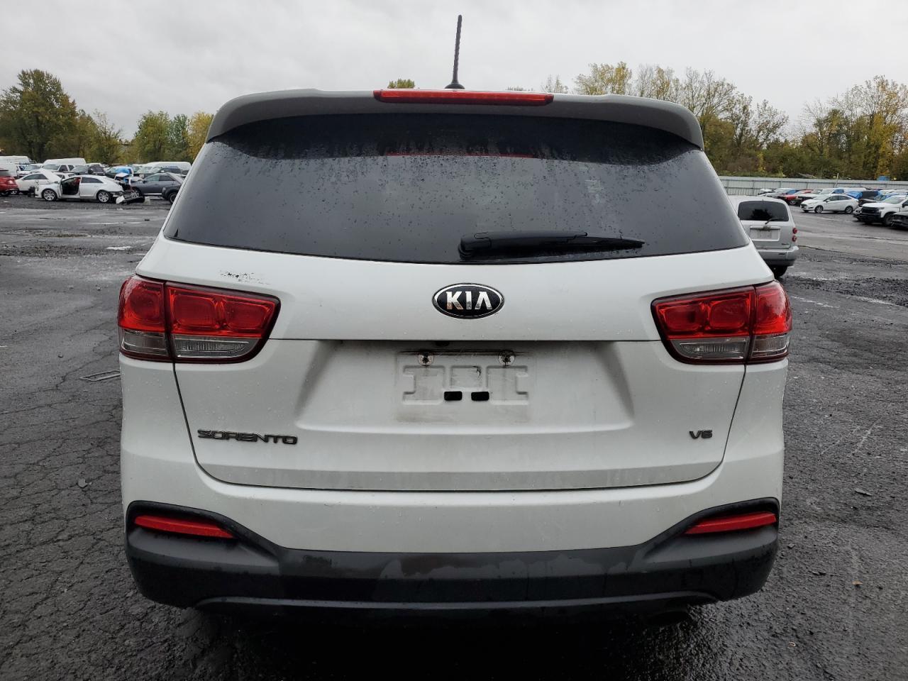2017 KIA SORENTO LX - Image 6