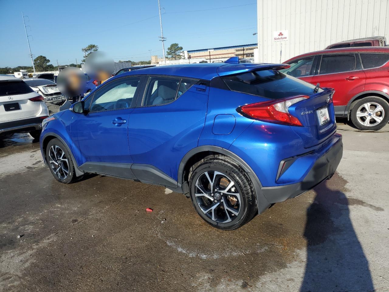 2021 TOYOTA C-HR XLE - Фото 2