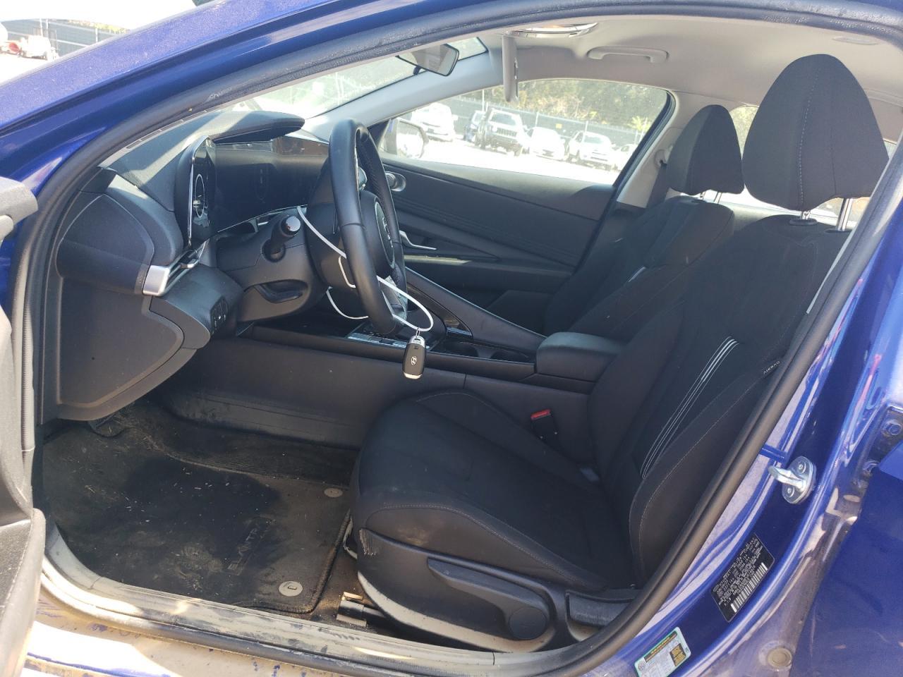 2023 HYUNDAI ELANTRA SE - Image 7