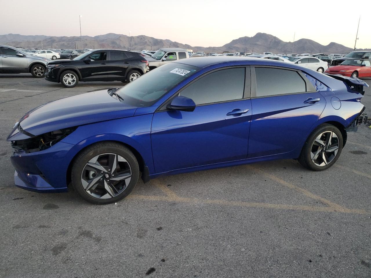 2023 HYUNDAI ELANTRA SE