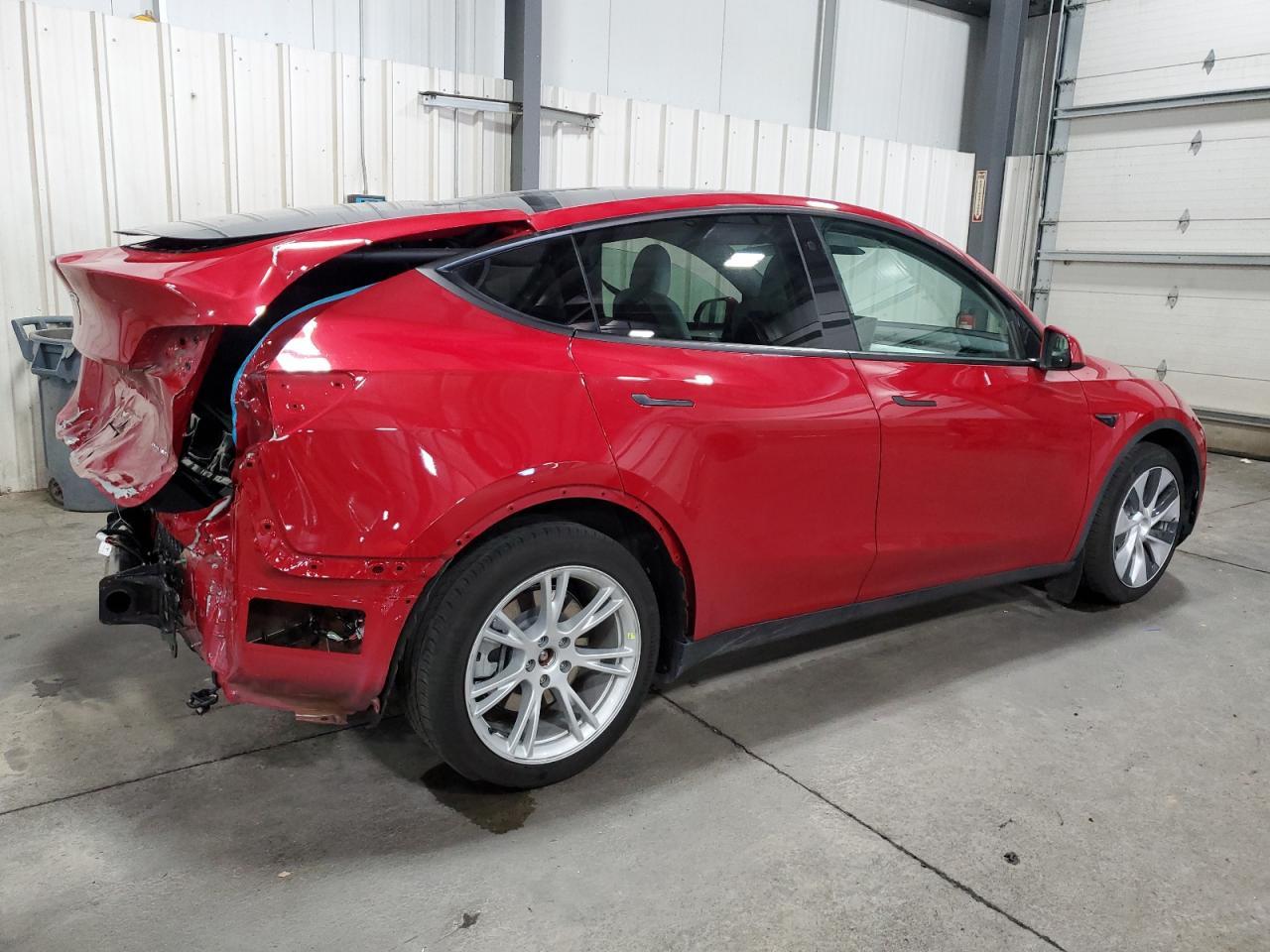 2023 TESLA MODEL Y - Фото 3