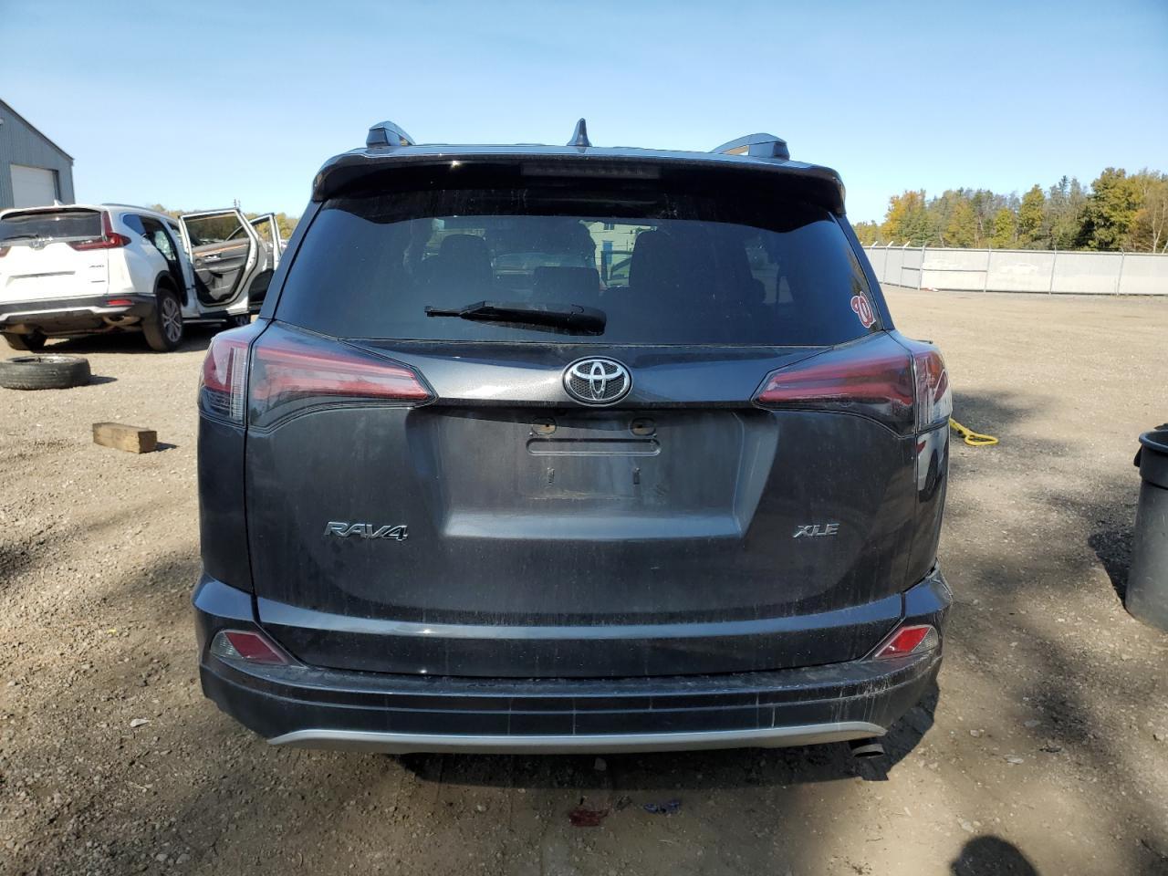 2016 TOYOTA RAV4 XLE - Image 6